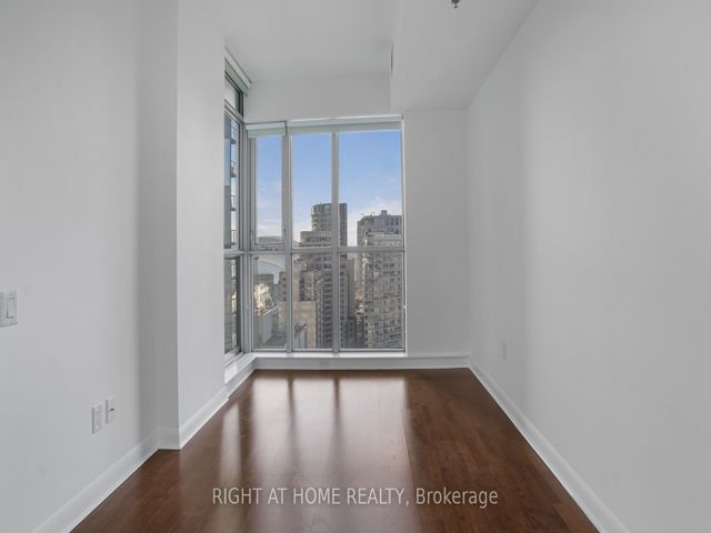 2103 - 375 King St W