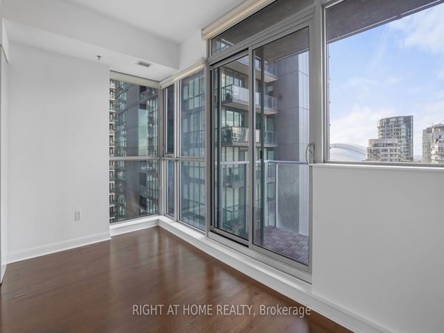 2103 - 375 King St W