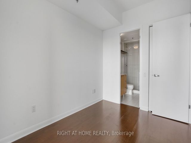 2103 - 375 King St W