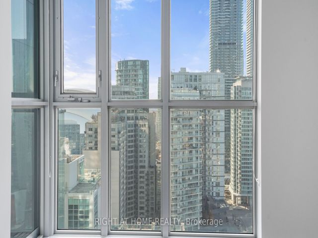 2103 - 375 King St W