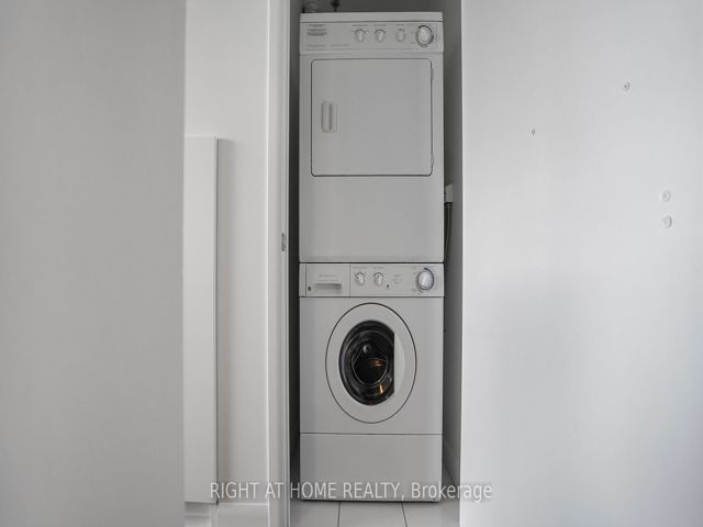 2103 - 375 King St W