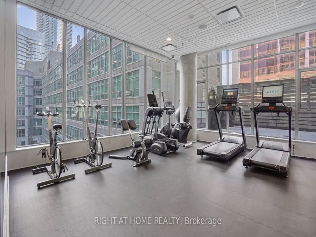 2103 - 375 King St W