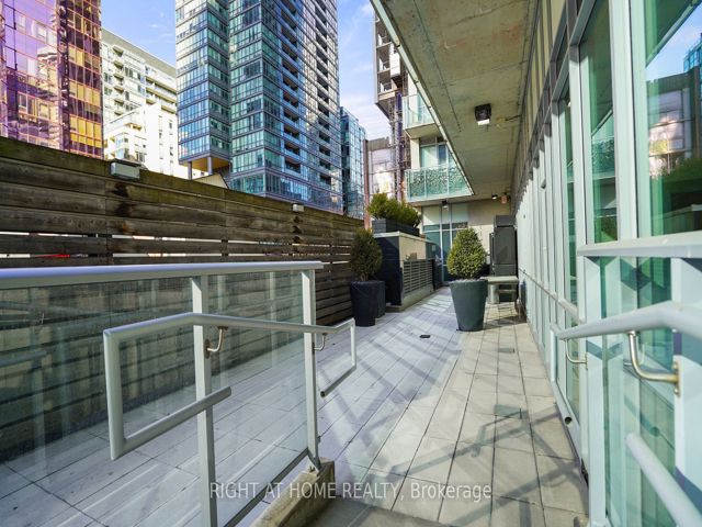 2103 - 375 King St W