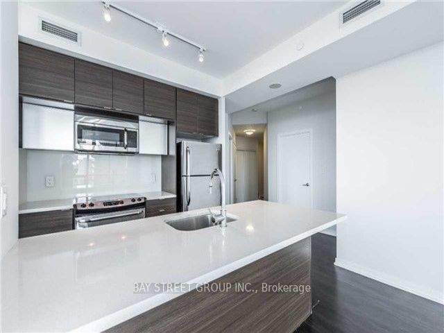 609 - 62 Forest Manor Rd