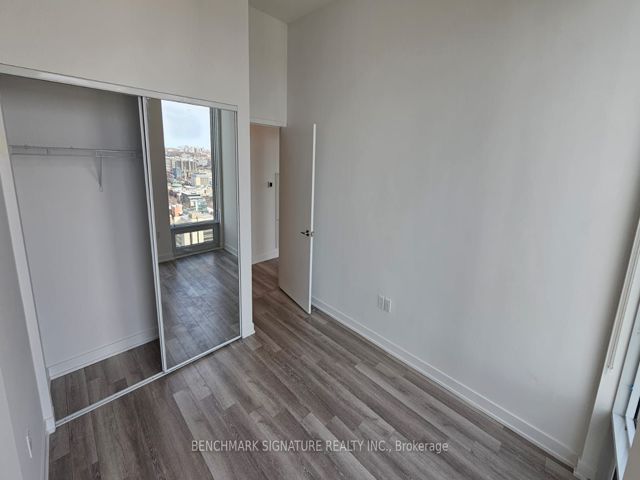 3908 - 238 Simcoe St