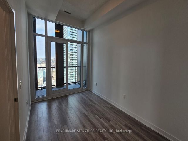 3908 - 238 Simcoe St