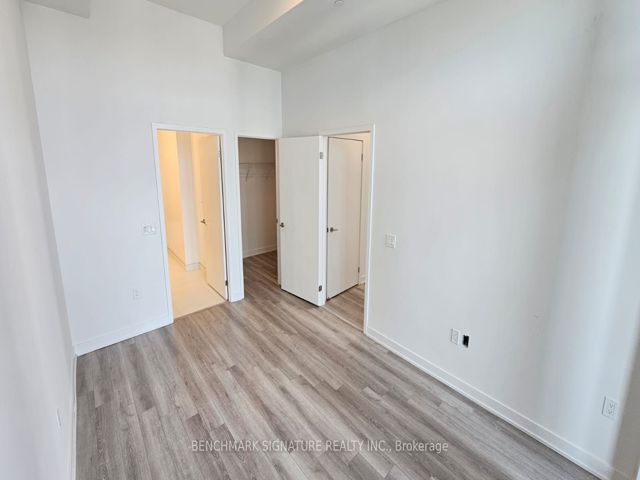 3908 - 238 Simcoe St