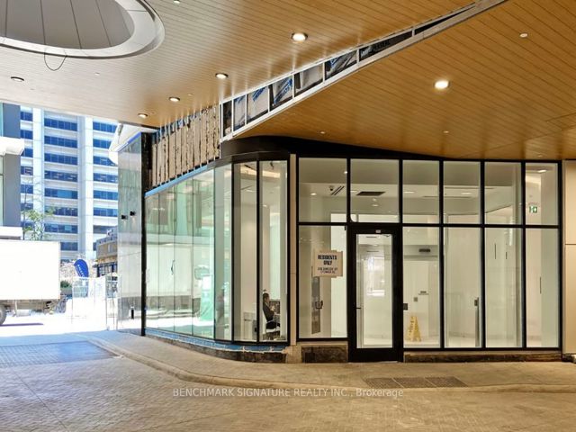 3908 - 238 Simcoe St