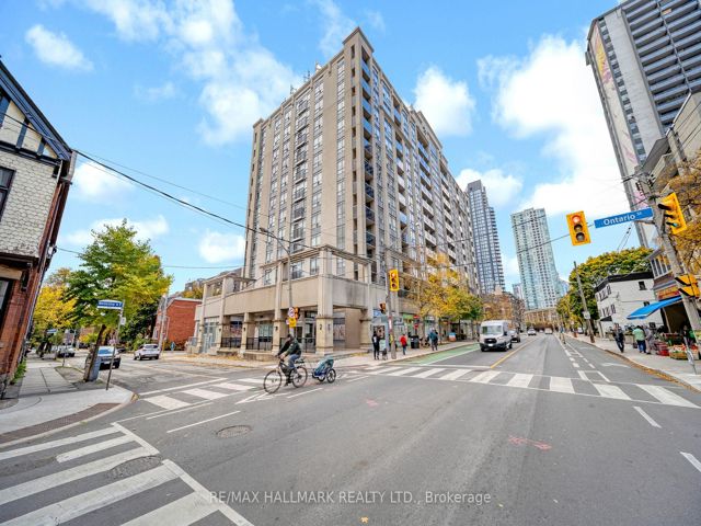 1002 - 225 Wellesley St E