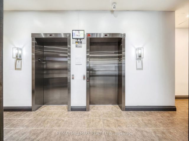 1002 - 225 Wellesley St E