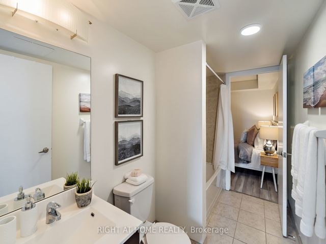 1322 - 38 Joe Shuster Way