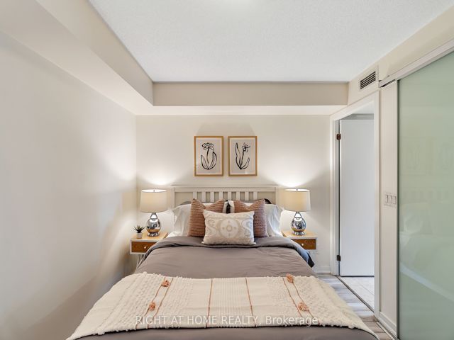 1322 - 38 Joe Shuster Way