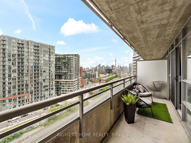 1322 - 38 Joe Shuster Way