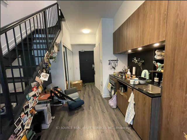 730 - 77 Shuter St
