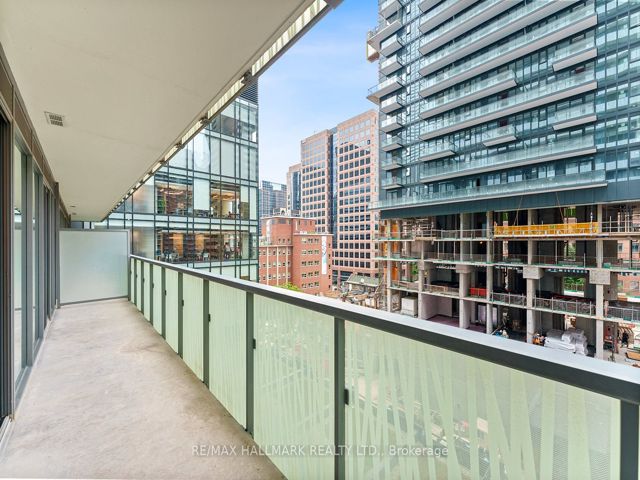 601 - 50 Charles St E
