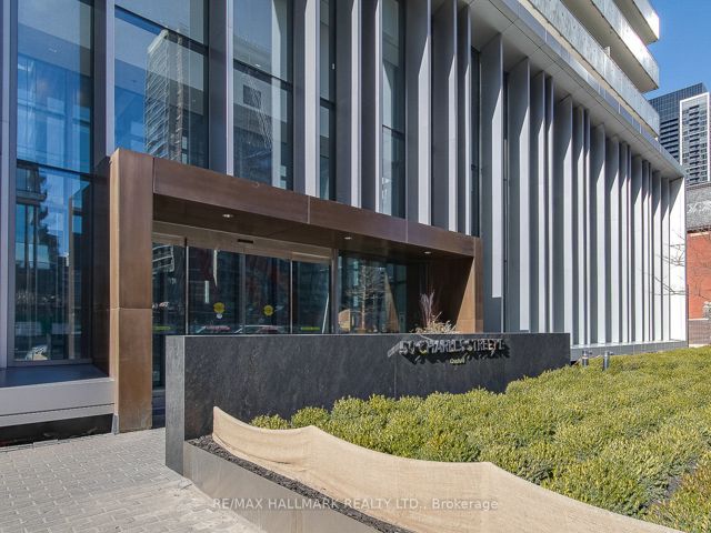 601 - 50 Charles St E