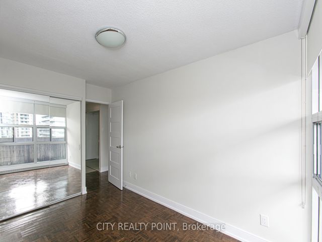 712 - 33 Isabella St