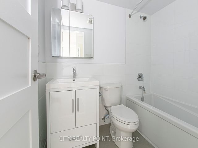 712 - 33 Isabella St