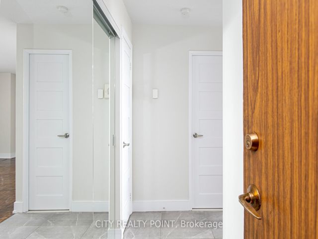 712 - 33 Isabella St