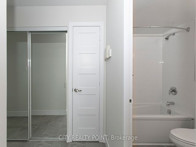 712 - 33 Isabella St