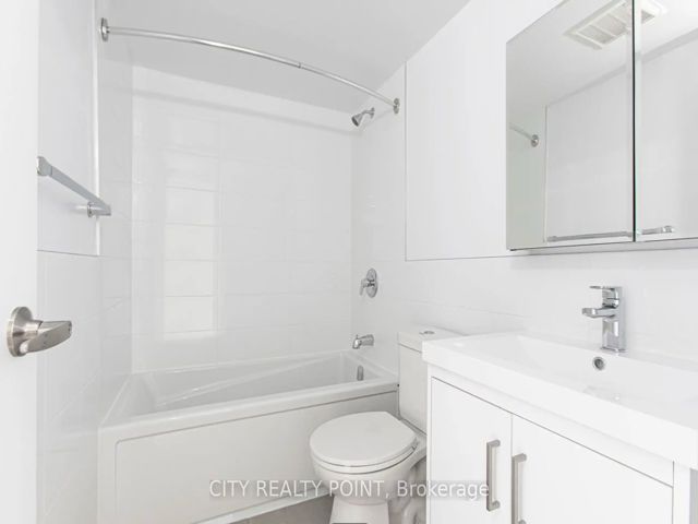 1211 - 33 Isabella St