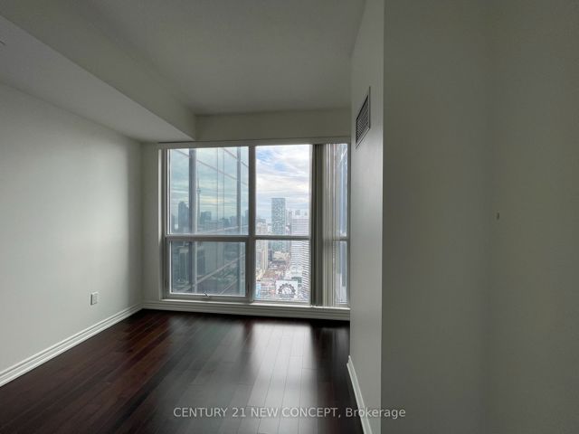 4610 - 386 Yonge St
