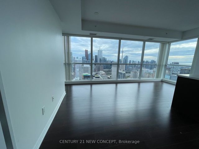 4610 - 386 Yonge St