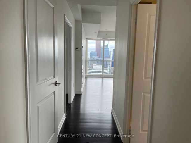 4610 - 386 Yonge St