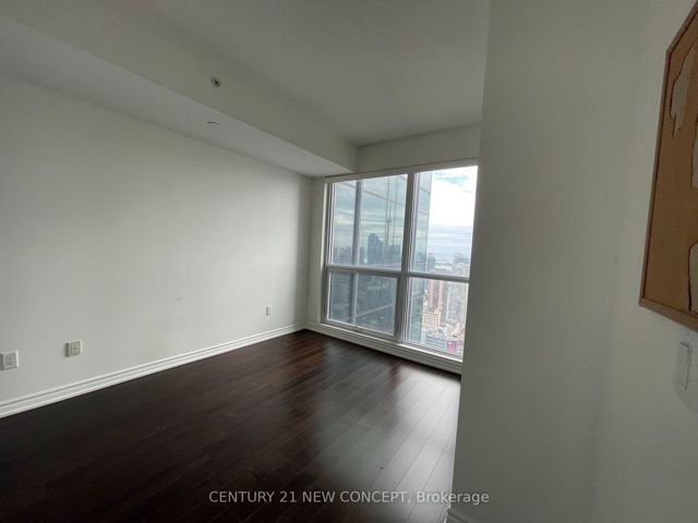 4610 - 386 Yonge St