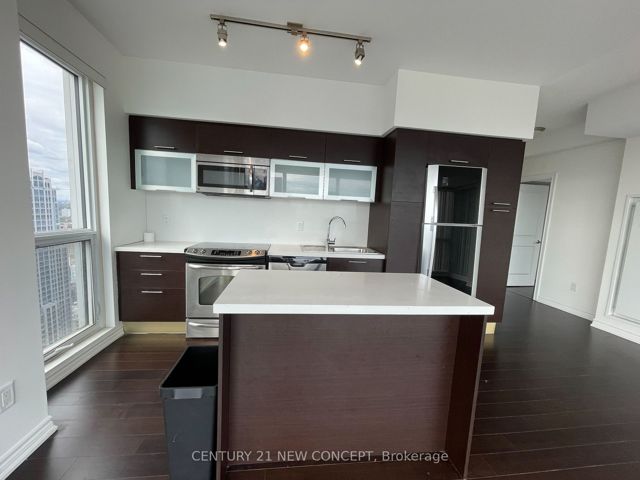 4610 - 386 Yonge St