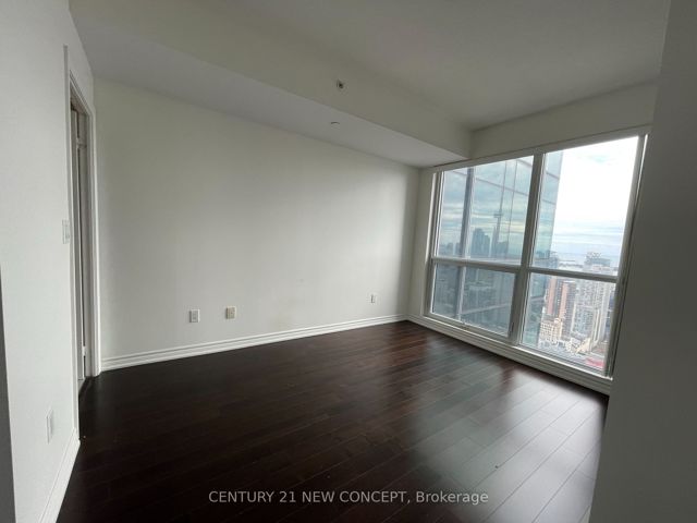 4610 - 386 Yonge St