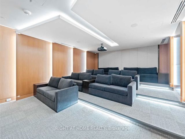 961 - 25 Adra Grado Way