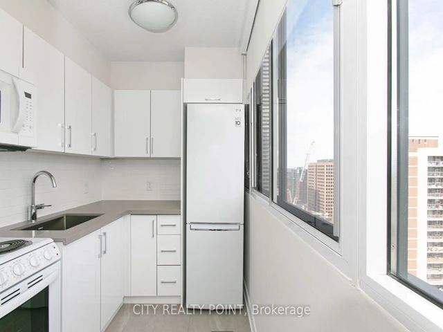2403 - 33 Isabella St
