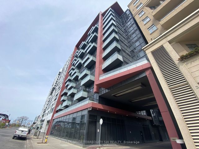 330 - 560 Front St W
