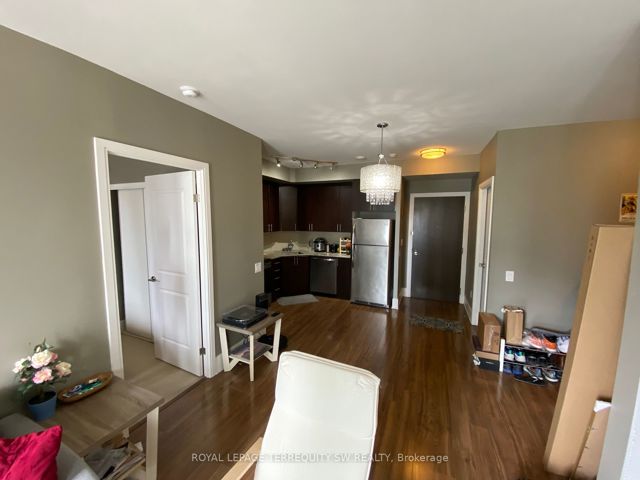 330 - 560 Front St W