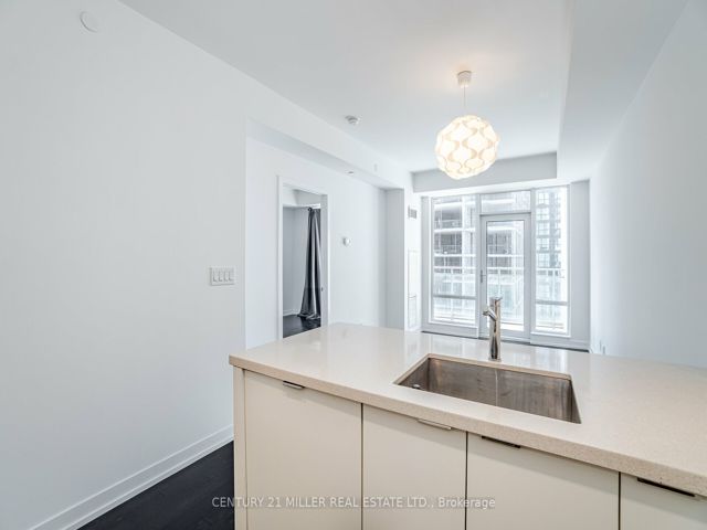3701 - 21 Widmer St