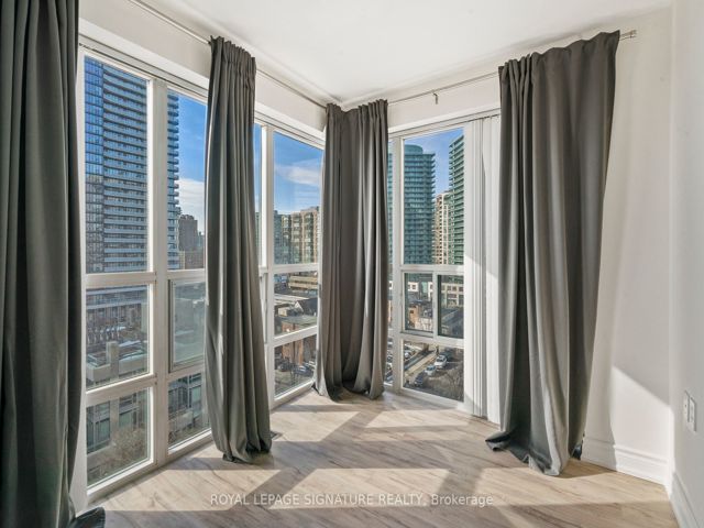 906 - 28 Olive Ave