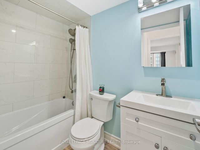 906 - 28 Olive Ave