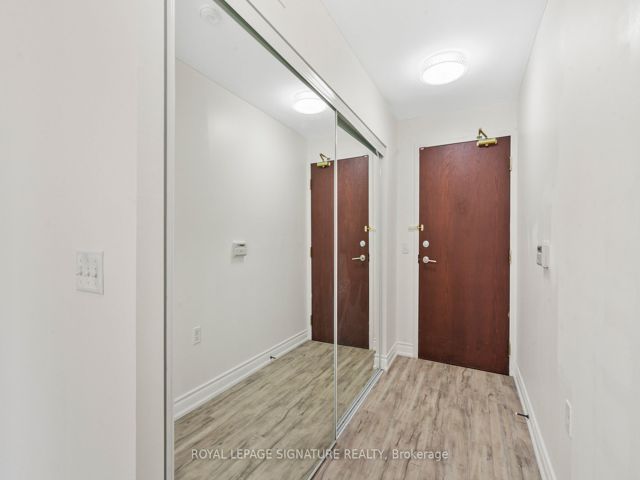 906 - 28 Olive Ave