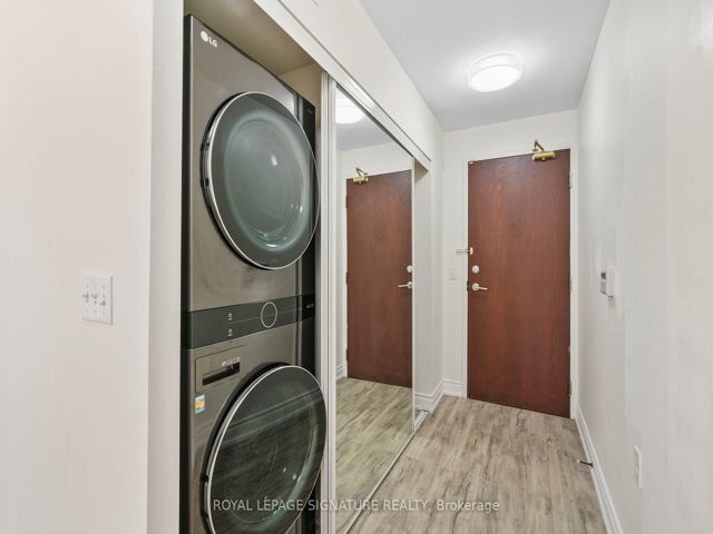 906 - 28 Olive Ave