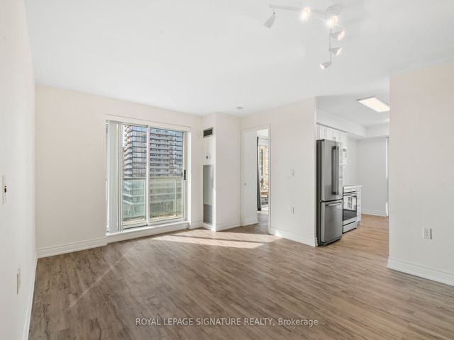 906 - 28 Olive Ave