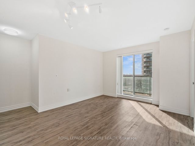 906 - 28 Olive Ave