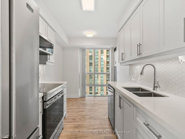 906 - 28 Olive Ave