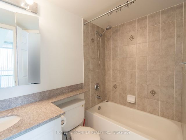 302 - 5508 Yonge St