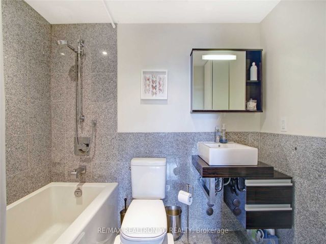 415 - 676 Sheppard Ave E