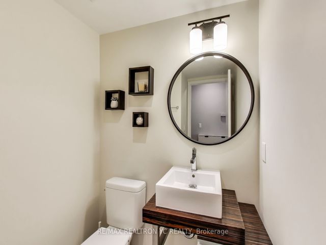 415 - 676 Sheppard Ave E