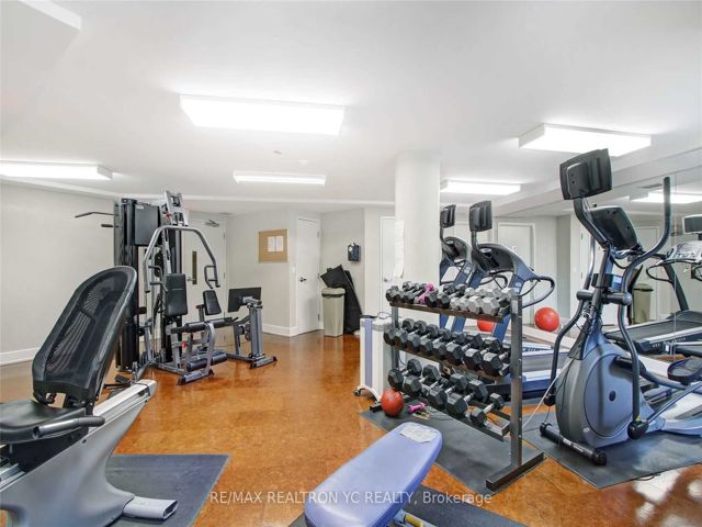 415 - 676 Sheppard Ave E
