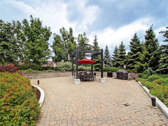 415 - 676 Sheppard Ave E