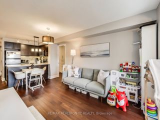 415 - 676 Sheppard Ave E