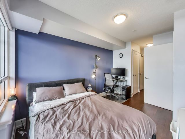 415 - 676 Sheppard Ave E